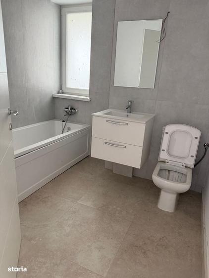 Apartament cu 3 camere în Calea Moldovei