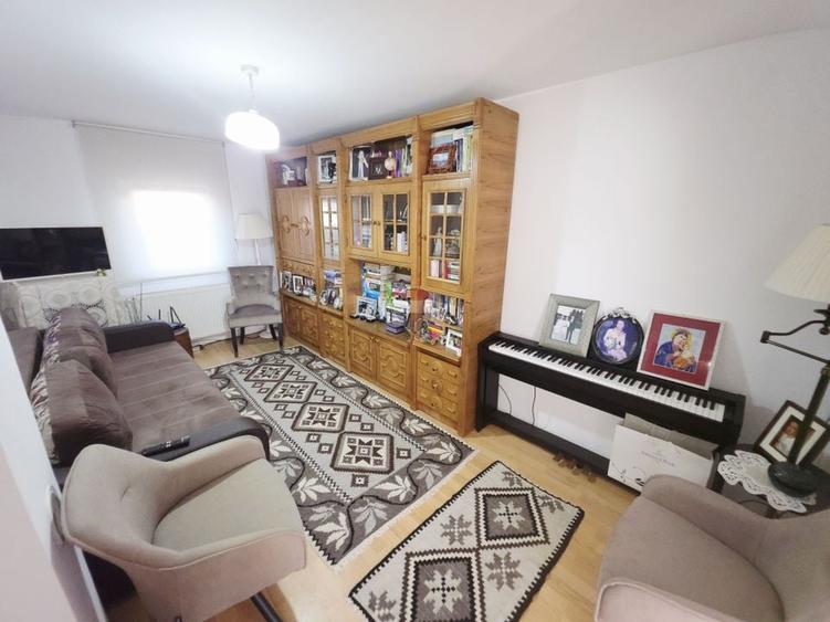 Casă individuală cu 3 camere cu Teren 2836 Mp în Zănești