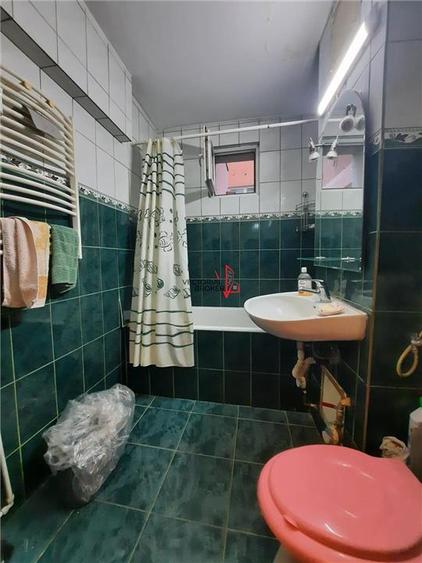 Apartament cu 4 camere semidecomandat în Iancului