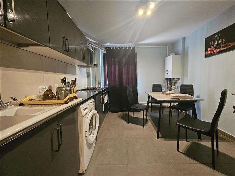 ORIZONT, 2 DECOMANDATE MOBILATE, - 5