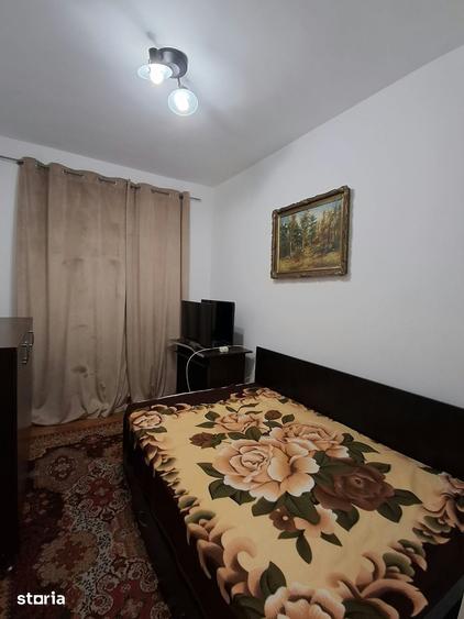 Apartament cu 3 camere decomandat în Titan