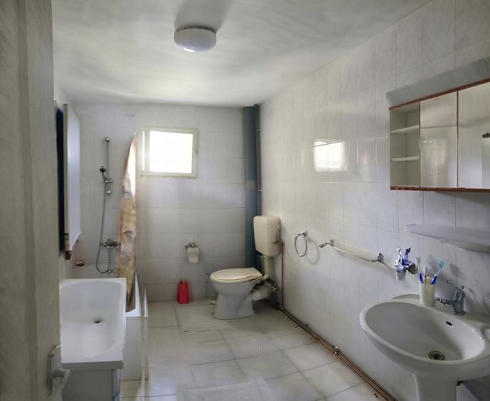 Casă cu 10 camere cu Canalizare în Breaza