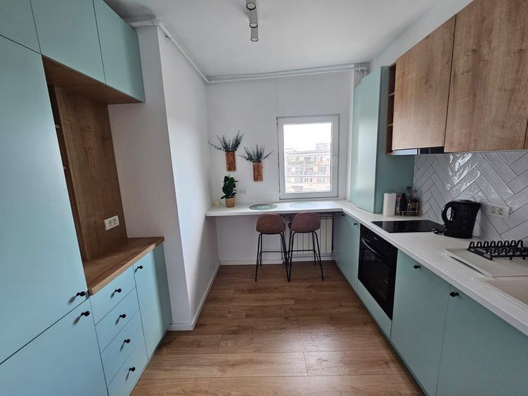 Apartament cu 3 camere semidecomandat în Națiunile Unite
