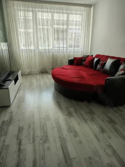 Apartament cu 2 camere semidecomandat în Ostroveni