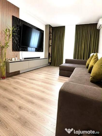Apartament cu 3 camere decomandat în Poarta 6