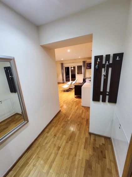 Apartament cu 3 camere semidecomandat în Herăstrău