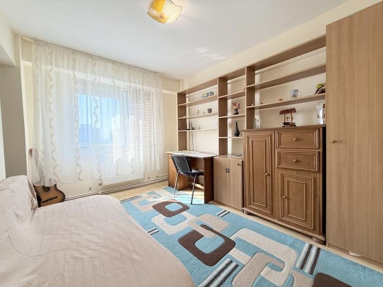 Apartament cu 3 camere circular, mobilat în Tomis Nord