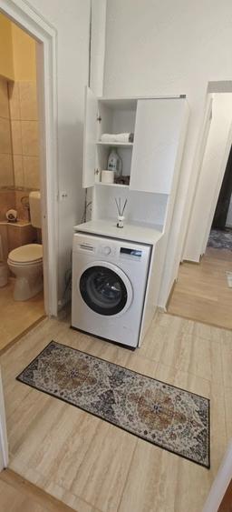 Apartament cu 4 camere semidecomandat în Iancului