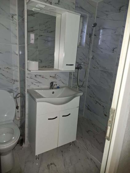 Apartament cu 2 camere semidecomandat, mobilat în Central
