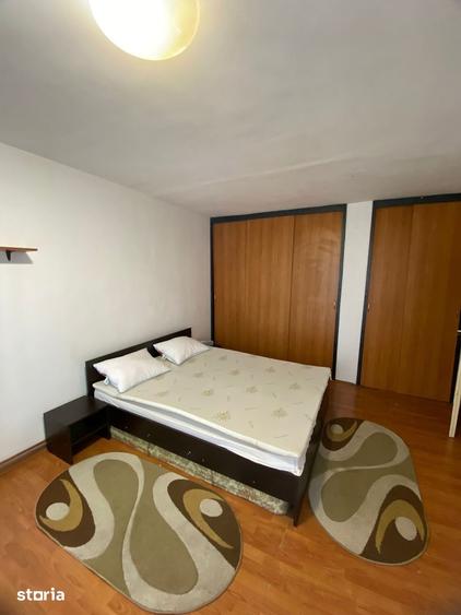 Apartament cu 3 camere decomandat în Între Lacuri