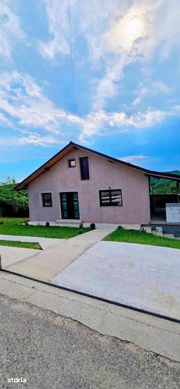 Casă cu 3 camere cu Teren 796 Mp în Vâlcea