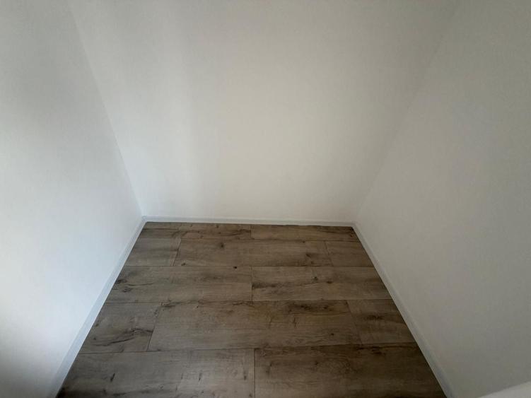 Duplex cu 5 camere cu Canalizare în Central