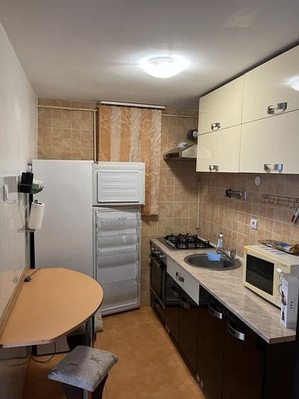 Apartament cu 2 camere semidecomandat în Valea Rosie