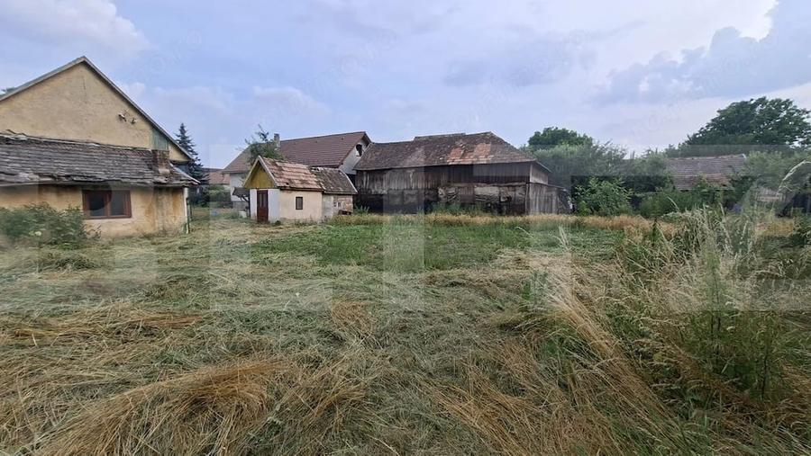 Casă cu Teren 1070 Mp în Central