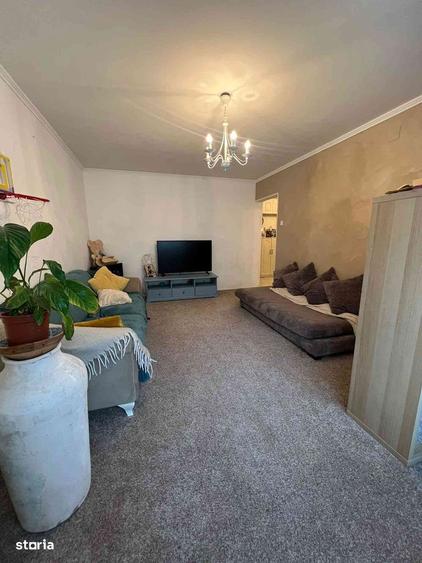 Apartament cu 3 camere, mobilat în Rovine
