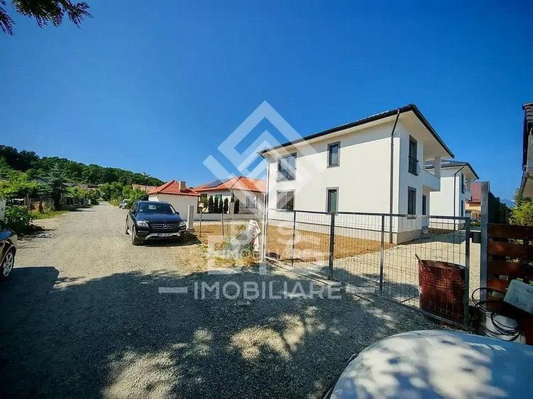 Casă individuală cu 6 camere cu Canalizare în Ultracentral