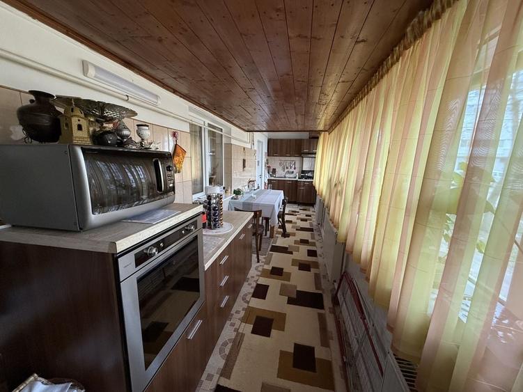 Apartament cu 4 camere decomandat în Radu Negru