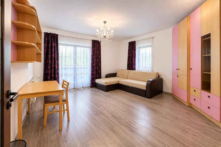 Apartament cu 2 camere decomandat, mobilat în Central