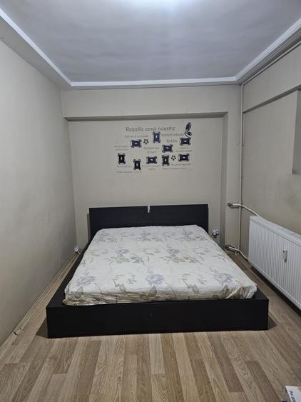 Apartament cu 3 camere decomandat în Dristor