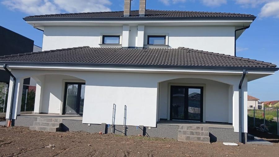 Duplex cu 4 camere cu Teren 304 Mp în Dumbrăvița