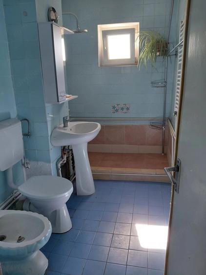 Apartament cu 3 camere decomandat în Complex Studențesc