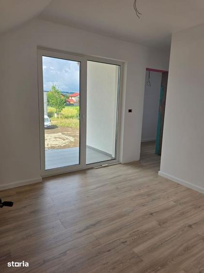 Casă cu 4 camere cu Teren 400 Mp în Central