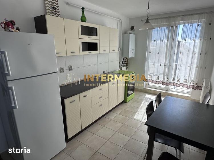 Apartament cu 3 camere decomandat, mobilat în Cetate