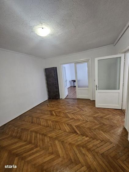 Casă cu 4 camere în Andrei Mureșanu