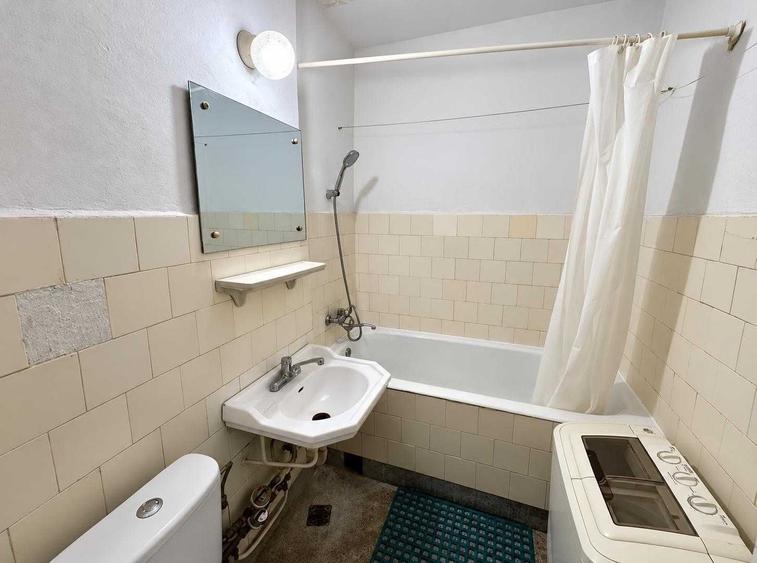 Apartament cu 2 camere semidecomandat în Sud