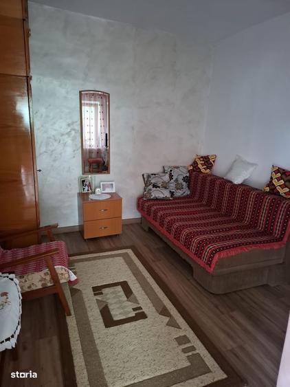 Casă cu 6 camere cu Teren 124 Mp în Exterior Vest