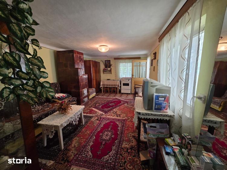 Casă cu 4 camere cu Teren 2000 Mp în Central