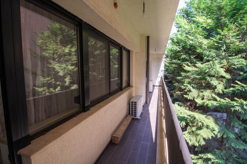 Apartament cu 4 camere semidecomandat, mobilat în Iancu Nicolae