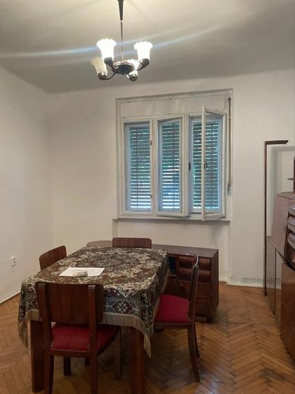 Casă cu Teren 1726 Mp în Central