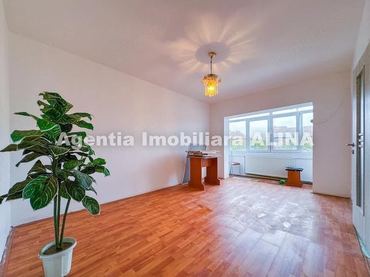 Garsonieră decomandată în Central