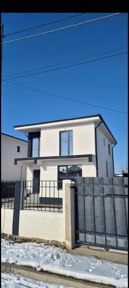 Casă cu 5 camere cu Teren 200 Mp în Lumina