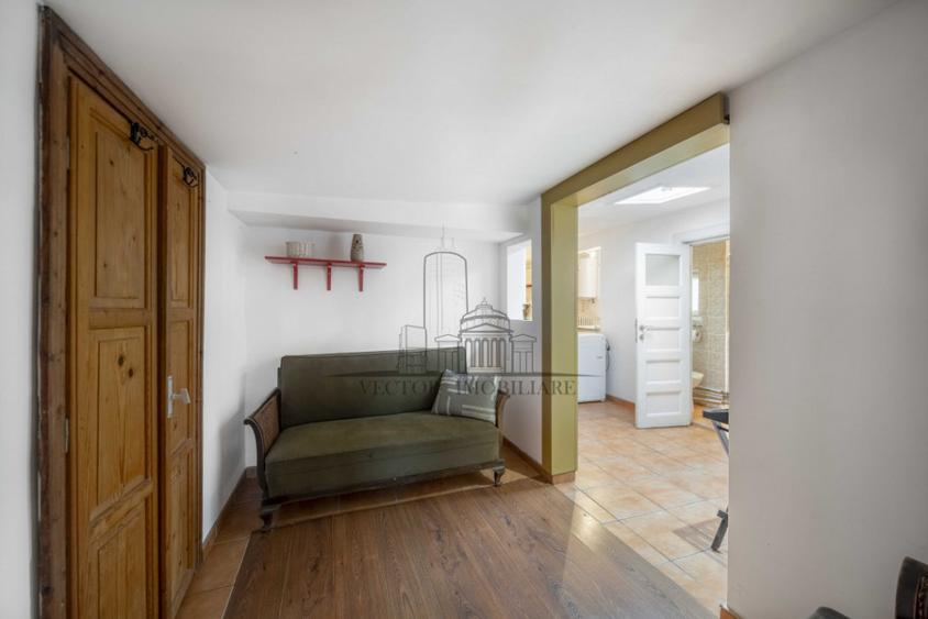 Apartament cu 2 camere decomandat, mobilat în Central