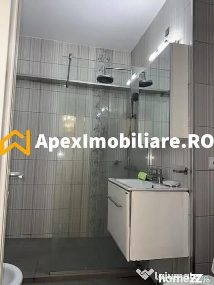 Apartament cu 2 camere decomandat în Universitate