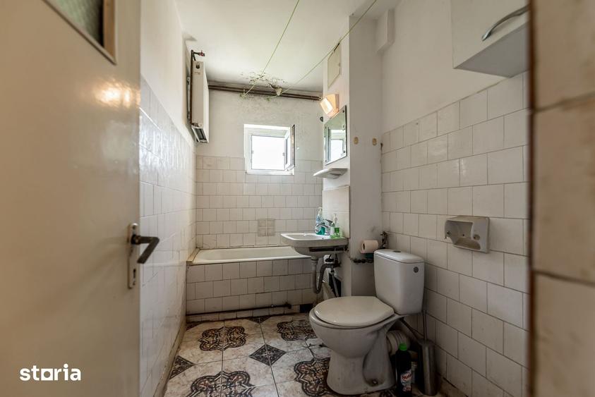 Apartament cu 3 camere semidecomandat în Șega