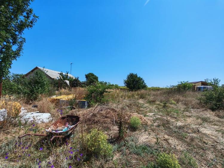 Teren Construcții extravilan de 850 mp, în Corbu
