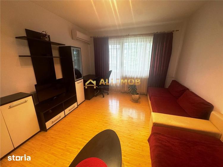 Apartament cu 2 camere decomandat în Republicii