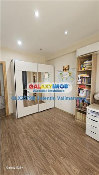 Apartament cu 3 camere decomandat, mobilat în Est