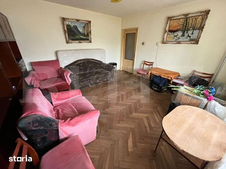 Apartament cu 3 camere decomandat în Micro 2