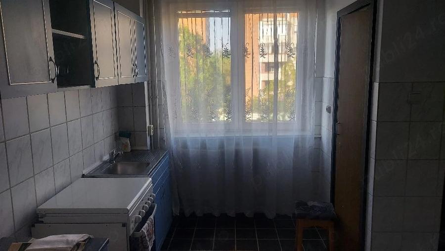 Apartament cu 3 camere semidecomandat în Dacia