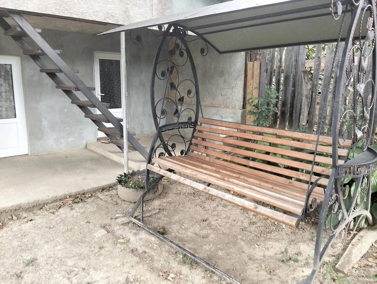 Casă cu 3 camere cu Teren 1000 Mp în Socea