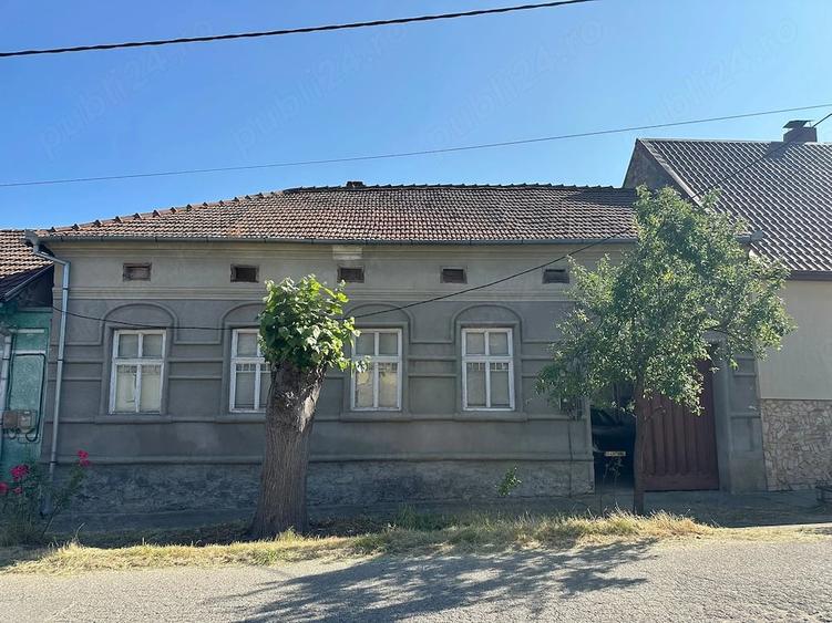 Casă cu 5 camere cu Teren 608 Mp în Gârbovăț