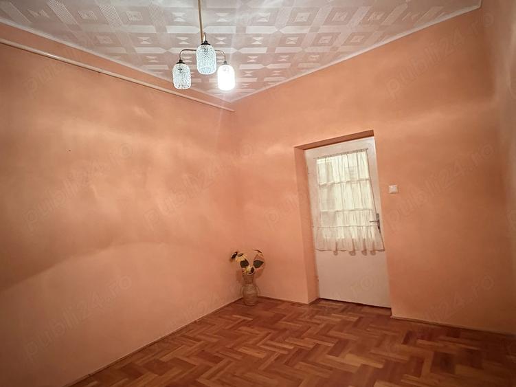 Casă cu 3 camere cu Teren 1500 Mp în Borș