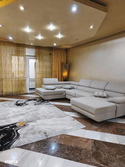 Casă cu 6 camere cu Teren 250 Mp în Tomis II
