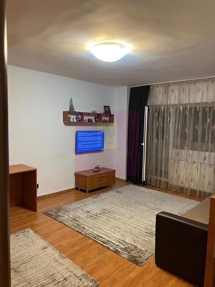 Garsonieră decomandată în Vitan