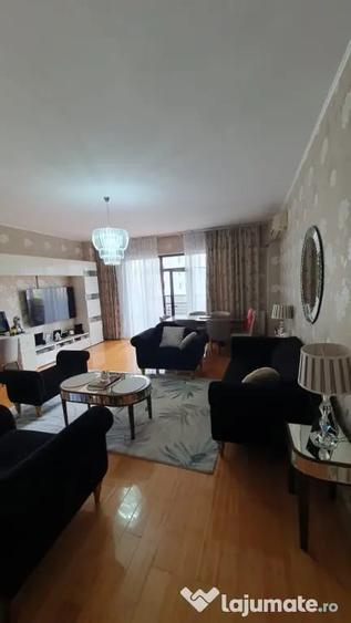 Apartament cu 3 camere decomandat în Vest