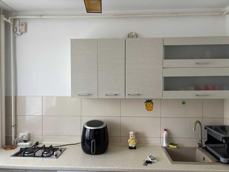 Apartament cu 2 camere semidecomandat în 1 Mai